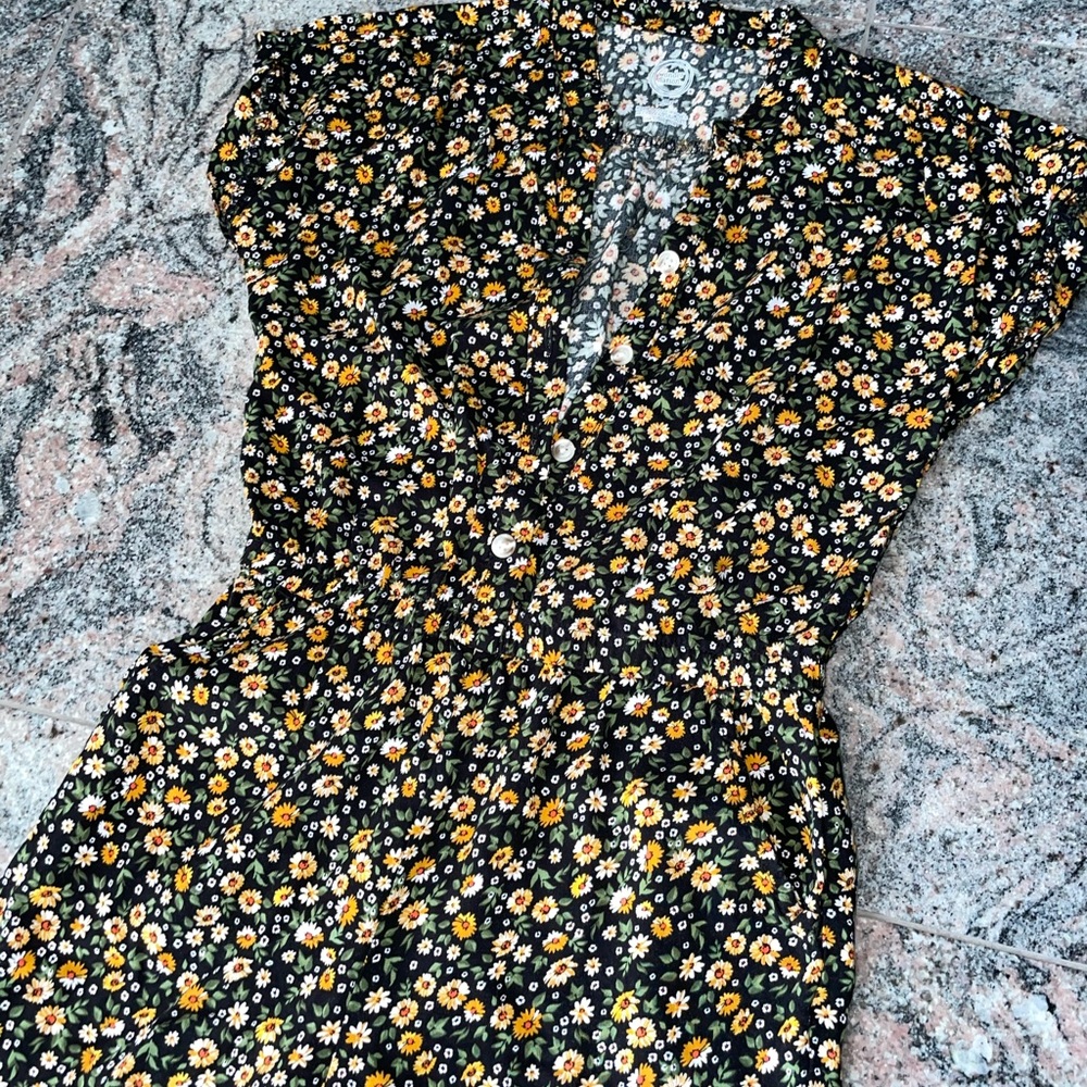 Sunflower Short Sleeve Capri Jumpsuit✨🌻